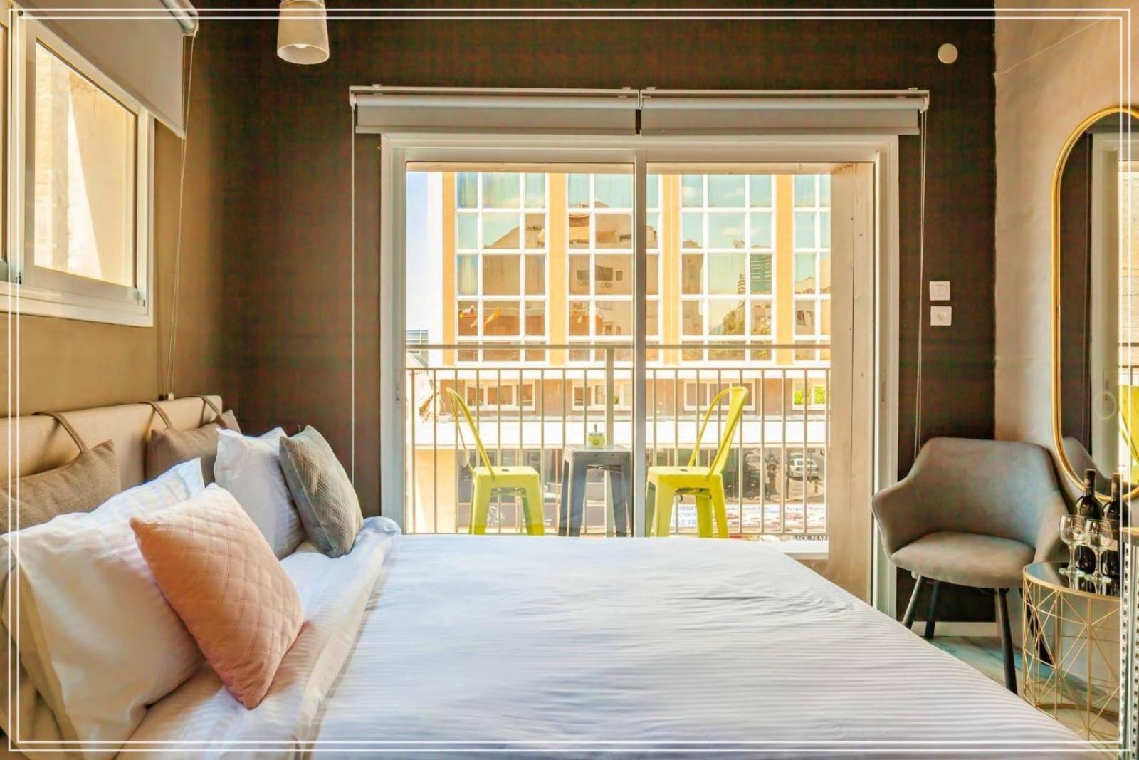 Dream Beach 98 Hotel And Spa Tel Aviv Bagian luar foto