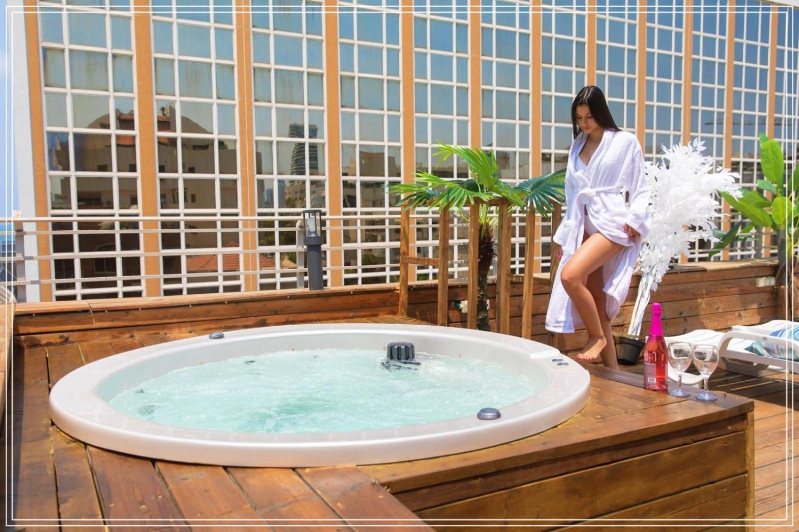 Dream Beach 98 Hotel And Spa Tel Aviv Bagian luar foto
