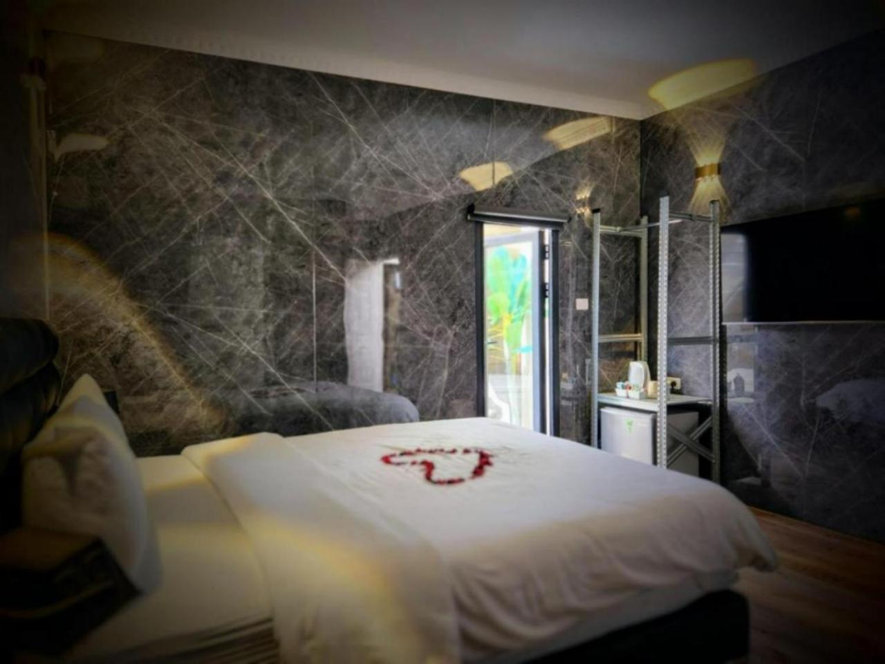 Dream Beach 98 Hotel And Spa Tel Aviv Bagian luar foto