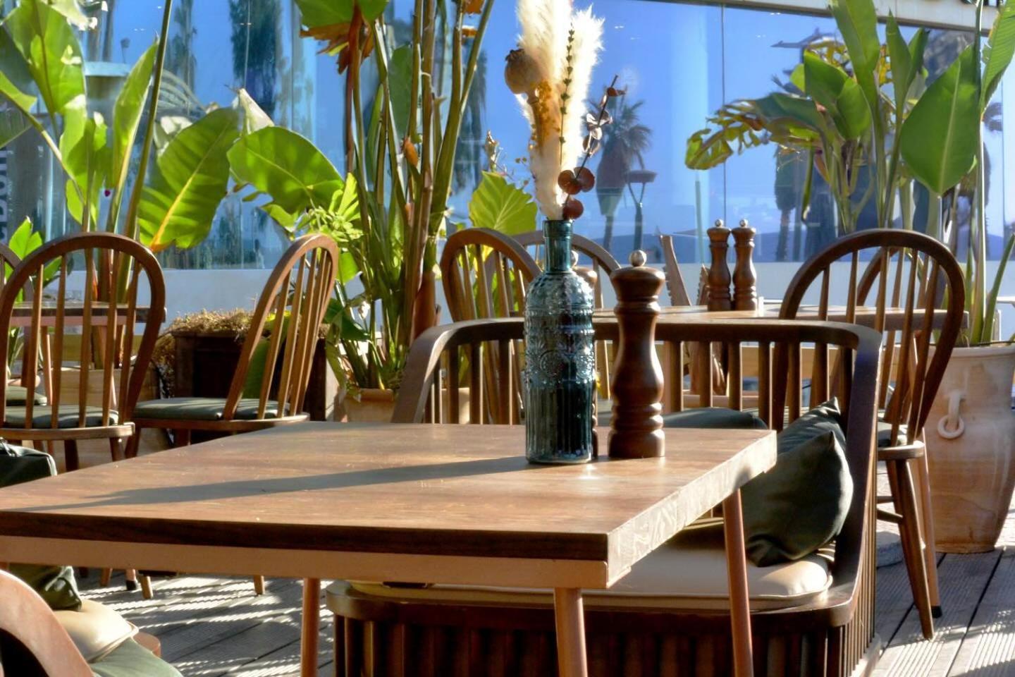 Dream Beach 98 Hotel And Spa Tel Aviv Bagian luar foto