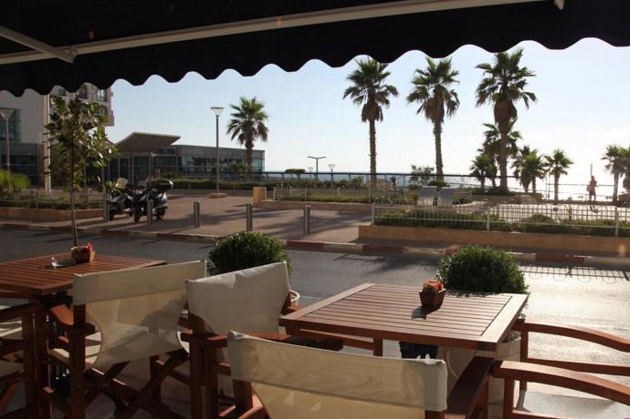 Dream Beach 98 Hotel And Spa Tel Aviv Bagian luar foto
